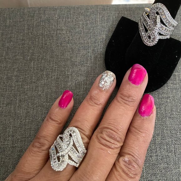 Weekend sale Zircon Platinum Plated Ring 5.6ct - Picture 3 of 4